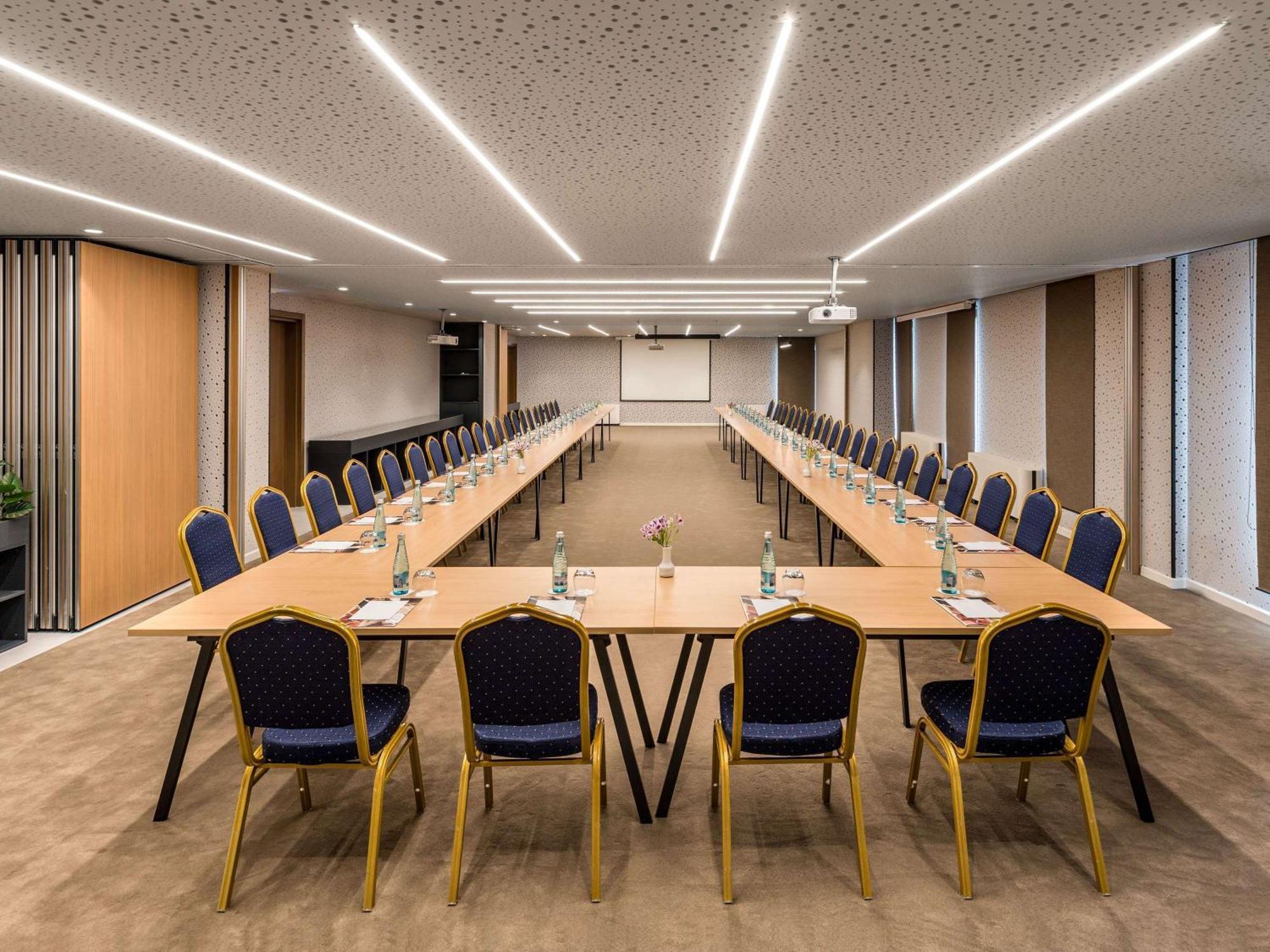 Mercure Tirana Exteriér fotografie