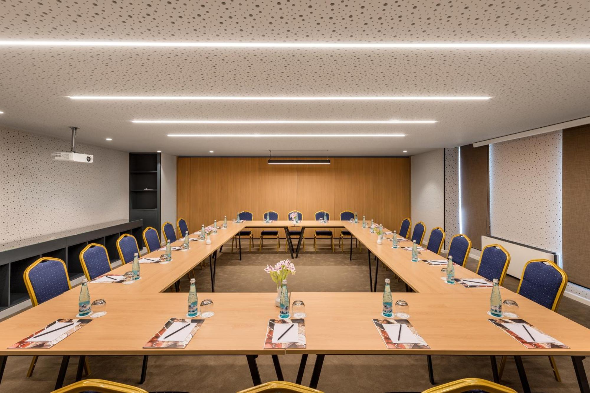 Mercure Tirana Exteriér fotografie