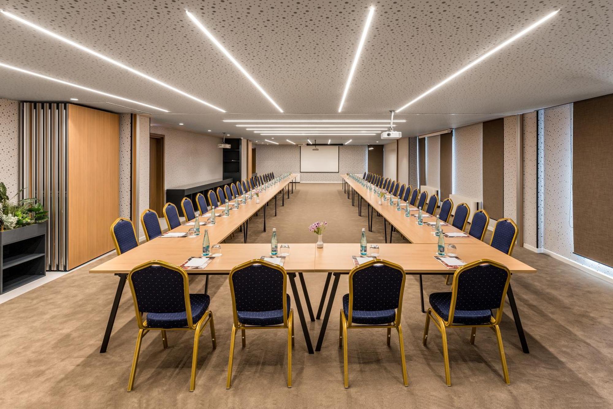 Mercure Tirana Exteriér fotografie